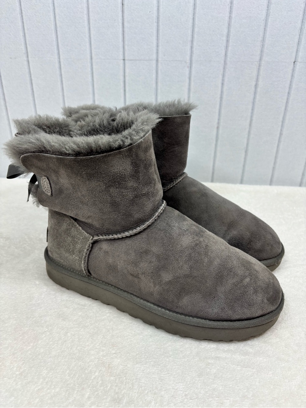 UGG Mini Bailey Bow II GreyShort Suede Shearling Boots size 9